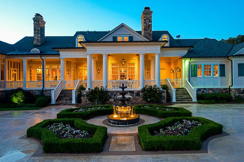 7 Georgia Farmhouses With Porches Built For Storytelling - Decor Hint Jefferson's Welcoming Wonder