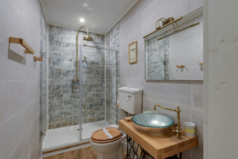 Vessel Sinks