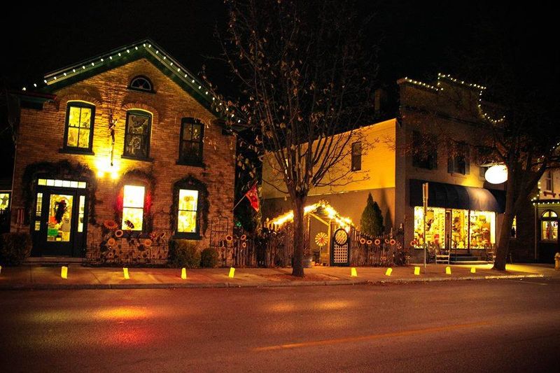 Cedarburg's Festive Friday Elf Night Parade