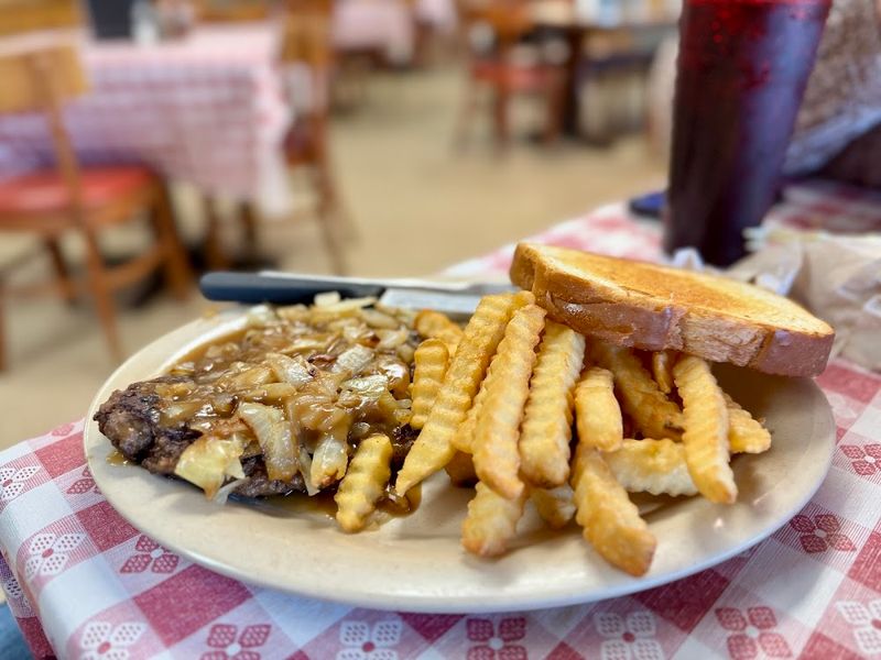 Mr. Whiskers Family Catfish Restaurant (McComb, MS)