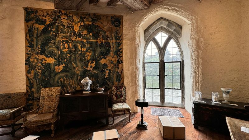 Ways To Find And Incorporate Tapestries Into Home Design - Decor Hint Repurposing Vintage Or Antique Tapestries