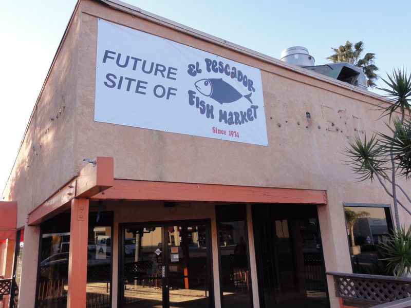 7 Reasons Fish Taco Lovers Are Flocking To This Tiny California Taco Stand - Decor Hint Breezy Coastal Setting That Enhances Every Bite