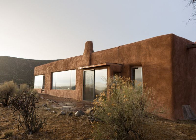 10 New Mexico Casitas With Classic Adobe Appeal - Decor Hint Abiquiu Landscape Embrace