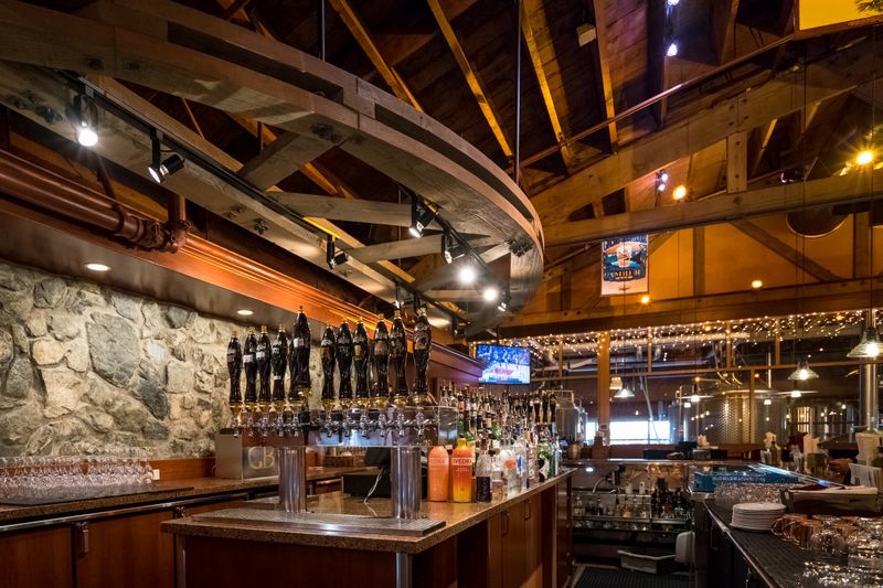 Glacier Brewhouse – Smoky Flavors in a Fisherman's Paradise