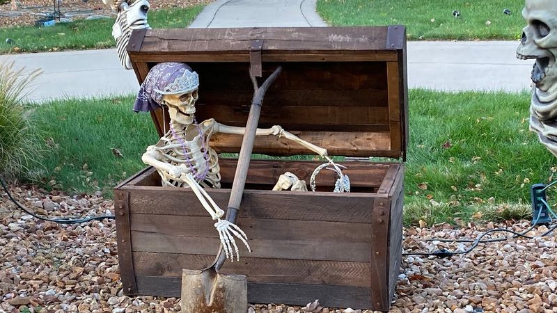 Treasure Troves Tempt Passersby