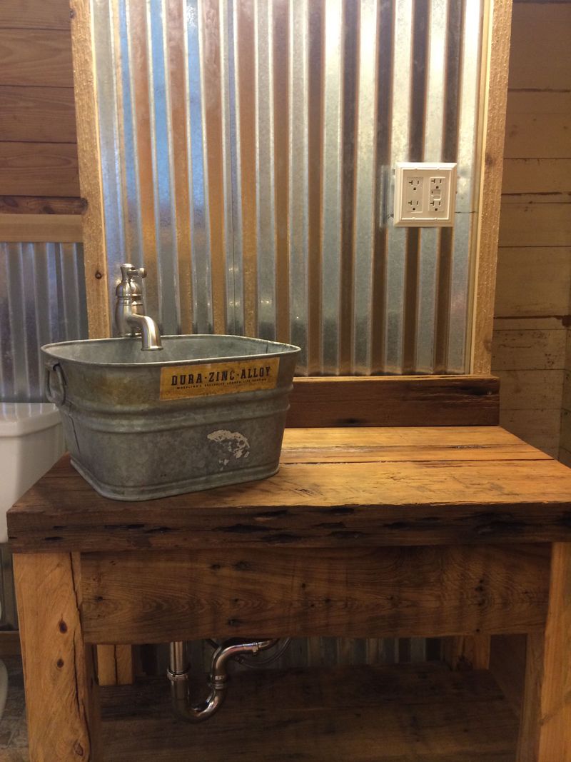 Texas Ranch Bathrooms With Rustic Elegance - Decor Hint Galvanized Metal Fixtures