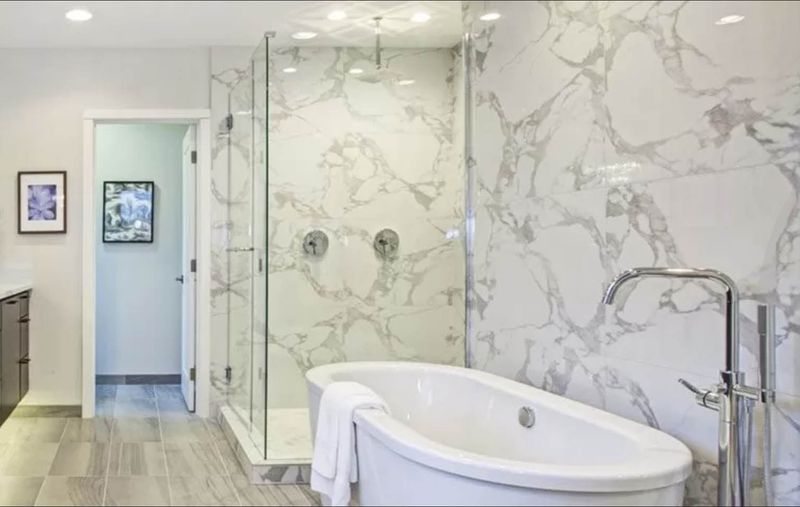 Utah Cabin Bathrooms That Maximize Small Spaces - Decor Hint Corner Showers With Frameless Glass Panels
