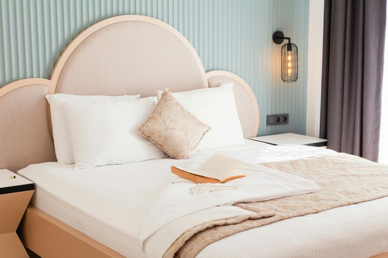 12 Things Upper-Middle-Class Homes Typically Have That Others Might Not - Decor Hint Luxury Bedding And High-Thread-Count Sheets