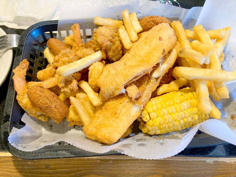 The Full Moon Oyster Bar – Jamestown's Hidden Fish Secret