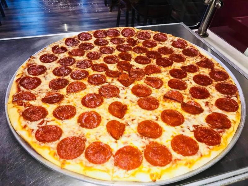 7 Small-Town North Carolina Pizzerias That Rival New York's Best - Decor Hint Giant Slice Pizza – Corolla's Beach Pizza Phenomenon