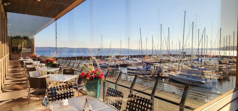 Anthony's Seafood Restaurant – Halibut with Harbor Views