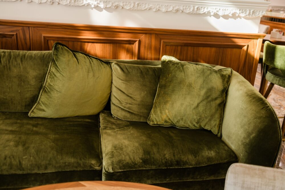 The Once-Hated Paint Color That's Gaining Popularity Again - Decor Hint Soft Furnishings That Soothe - Decor Hint
