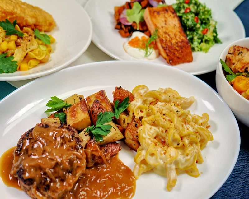 11 Soul Food Restaurants North Carolina Locals Recommend - Decor Hint Everybody Eatz – Charlotte (NoDa)