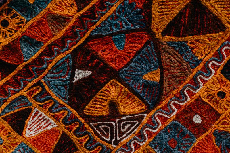 Ways To Find And Incorporate Tapestries Into Home Design - Decor Hint Shopping For Unique Pieces Online