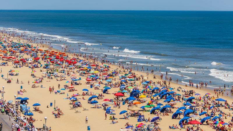 Florida Coastal Spots Swamped By Tourists - Decor Hint Clearwater's Vanishing Sands