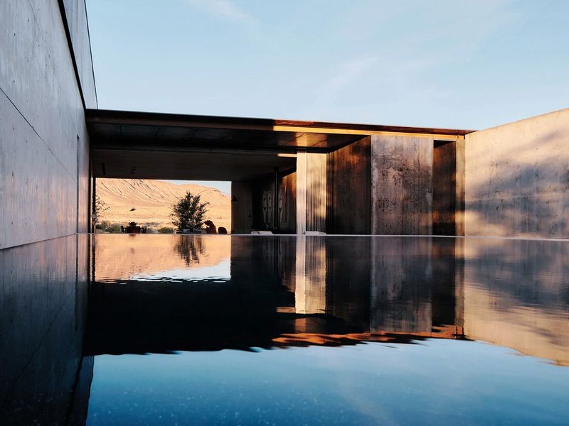 Minimalist Desert Retreat