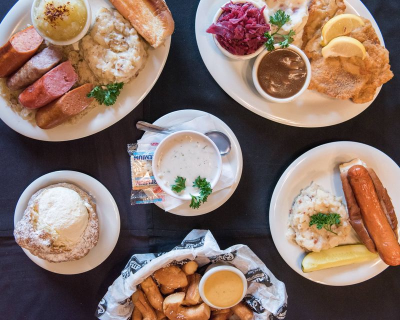 Schmidt's Sausage Haus Und Restaurant