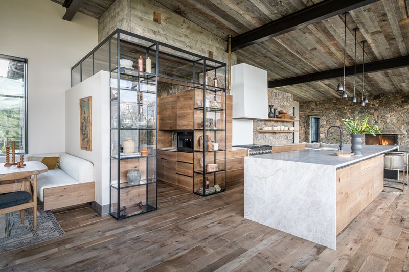 Metal And Glass Finishes Without Warm Accents