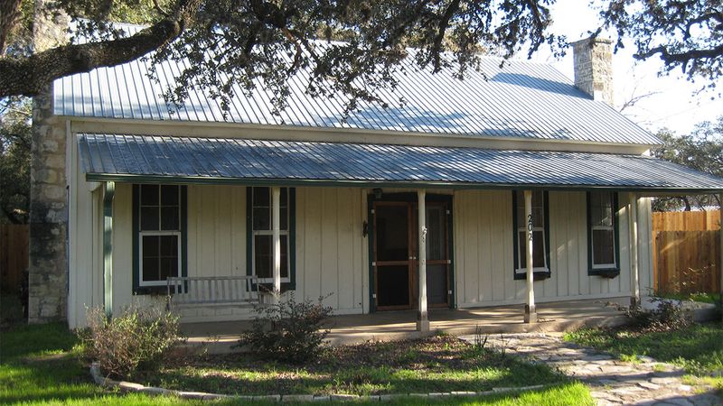 12 Texas Hill Country Homes With Rustic Elegance - Decor Hint Johnson City Homestead