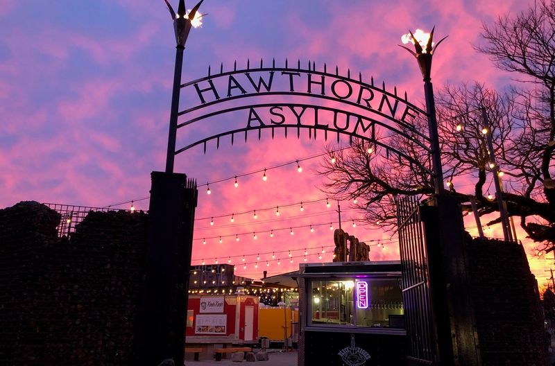 Hawthorne Asylum – SE Portland
