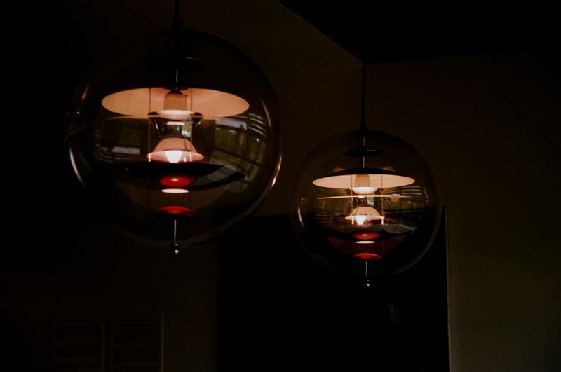 7 Ideas For Mid Century Lights That Could Keep Your Room Current And Classic - Decor Hint Globe Pendant Lights