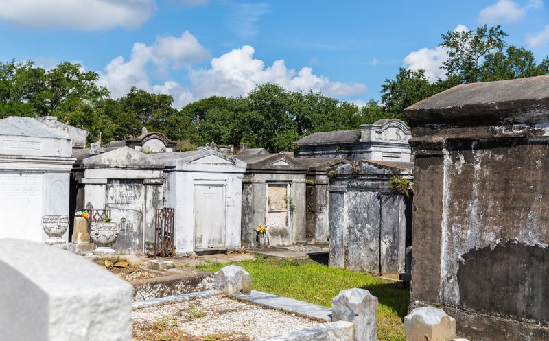 Lafayette Cemetery No. 1, Garden District