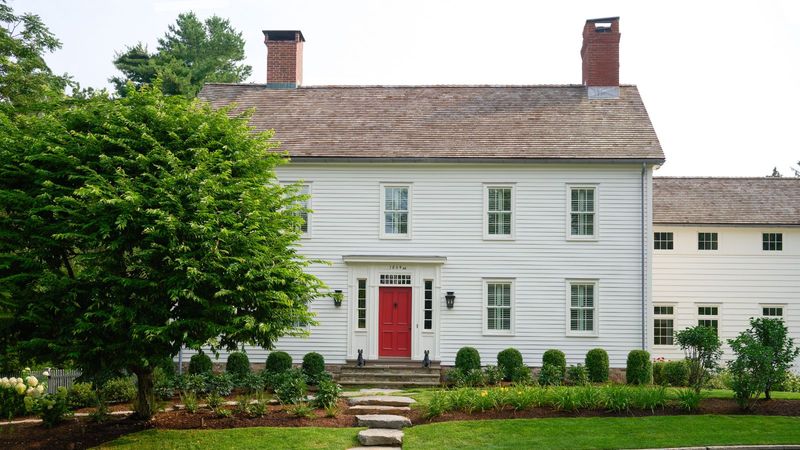 12 Greenwich Estates With Timeless Old-World Elegance - Decor Hint Round Hill Historic Farmhouse: Rustic Refinement