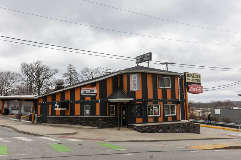 11 Mom-And-Pop Diners In Indiana That Always Hit The Spot - Decor Hint Triple XXX Family Restaurant (West Lafayette, IN)
