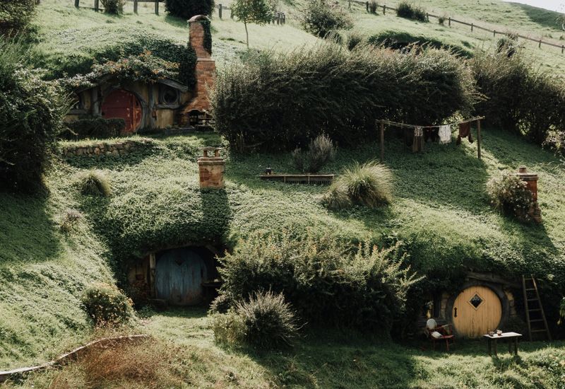 14 Hobbit-Style Homes That Could Inspire Unique Design Ideas - Decor Hint Underground Earth Shelters