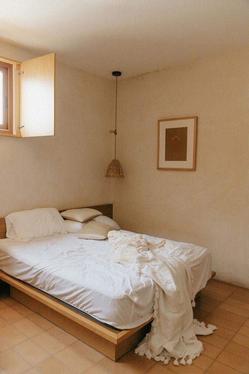 9 Platform Bed Options That Could Improve A Bedroom's Functionality - Decor Hint Minimalist Low-Profile Platform Bed
