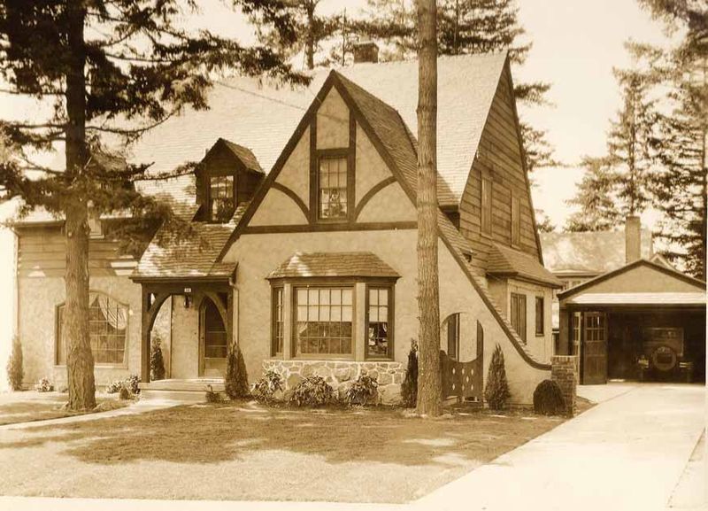 8 Rarely Seen Photos Of Stylish 1930s Homes Across The USA - Decor Hint Storybook Tudor In Alameda
