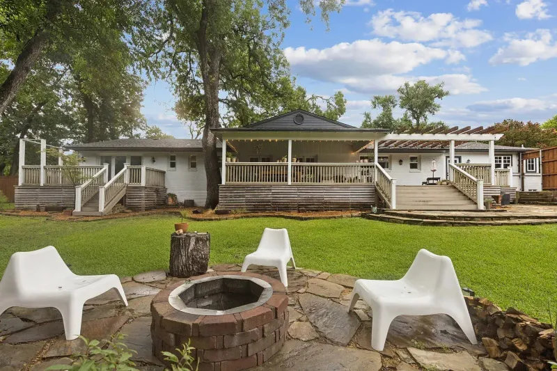 10 Dallas Ranch Homes With Family-Friendly Layouts - Decor Hint Lakeside Living On Van Dyke