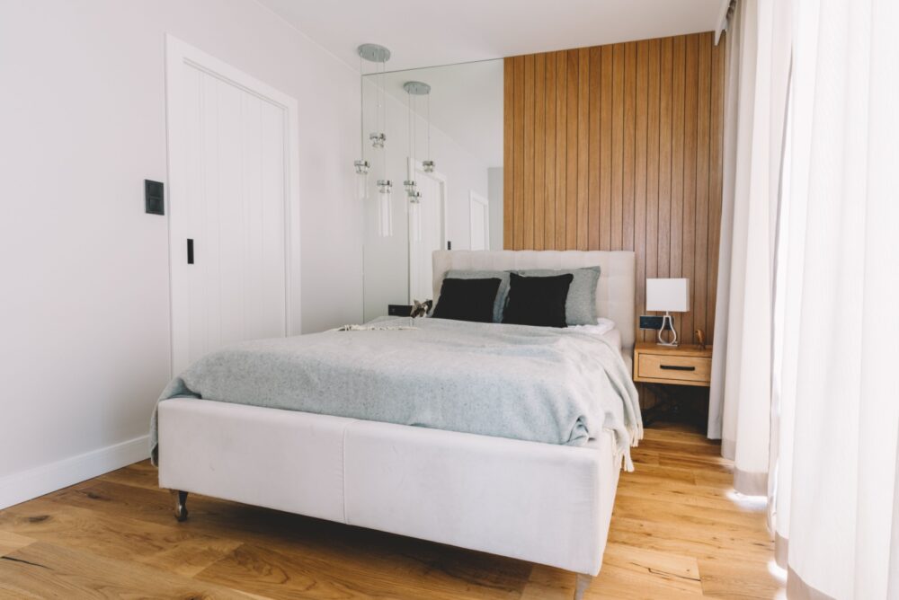 Supersized Furniture Syndrome 1 - Decor Hint