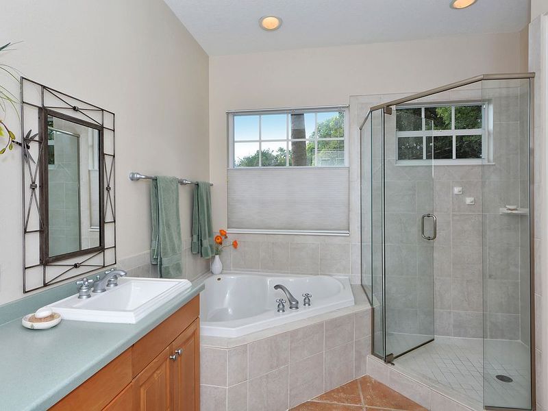 Sarasota Elevated Bathroom – Florida