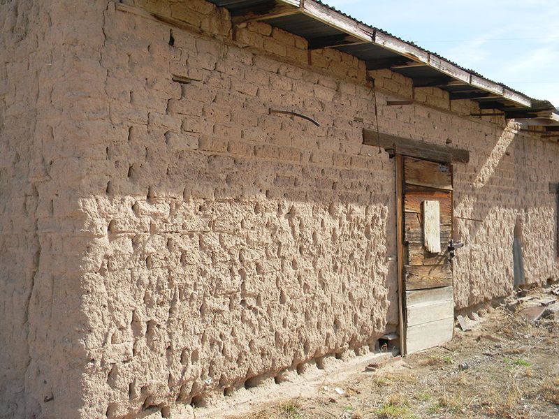 9 New Mexico Adobe Paint Colors That Glow Like Desert Light - Decor Hint Mesilla Valley Sand
