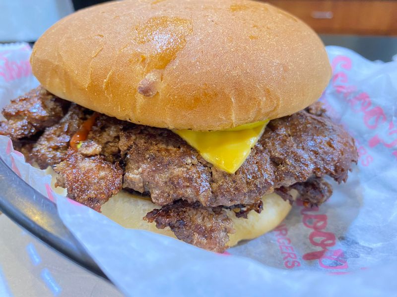 Schoop's Hamburgers – Crispy-Edged Time Travel