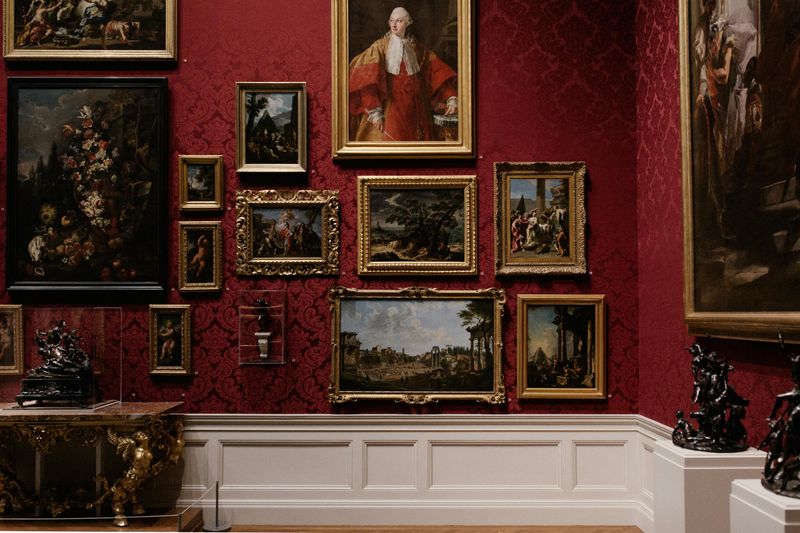 9 Hues Poised To Gain Popularity In 2026 Home Design - Decor Hint Deep Auburn