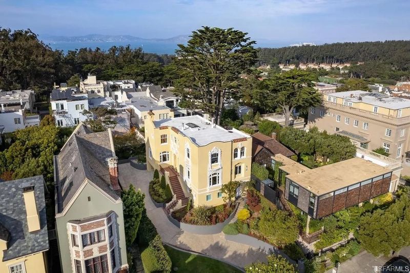 Presidio Heights' Forest-Framed Glass Bays