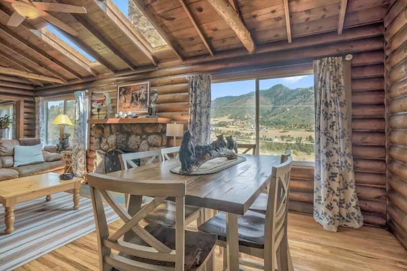 Rustic Wonder In Manitou Springs
