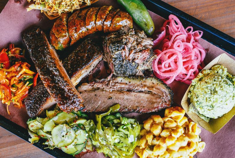 La Barbecue, Female-Powered Smoke