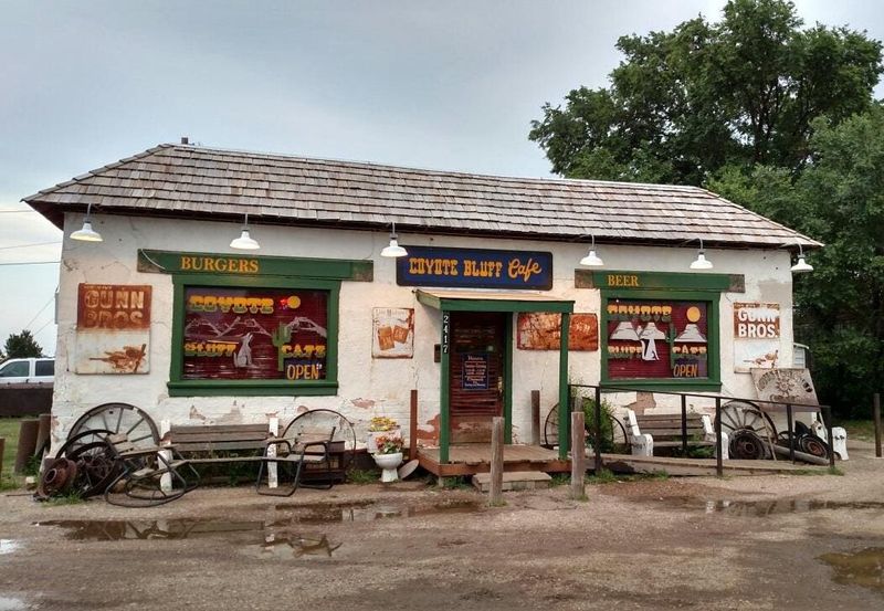 Coyote Bluff Café – Tiny Joint, Massive Flavor