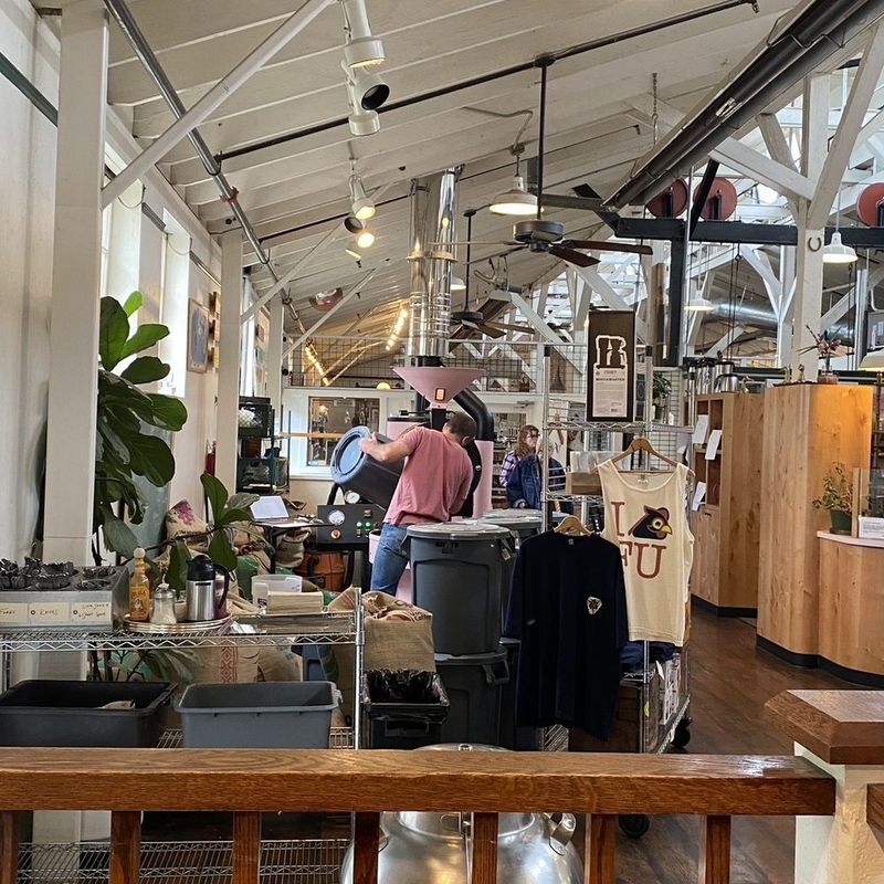 Junction Café – Railroad-Themed Spot with Engineer-Level Precision