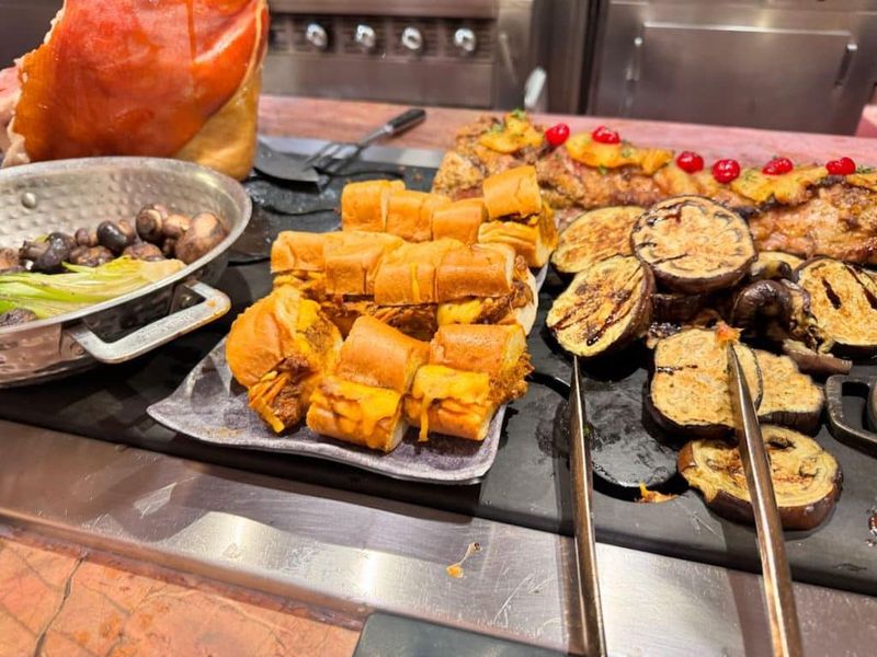 7 Las Vegas Buffets That Give You The Most Bang For Your Buck - Decor Hint The Buffet At Wynn Las Vegas