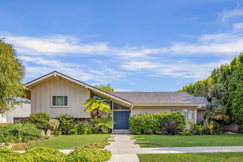The Brady Bunch's Split-Level Suburban Icon