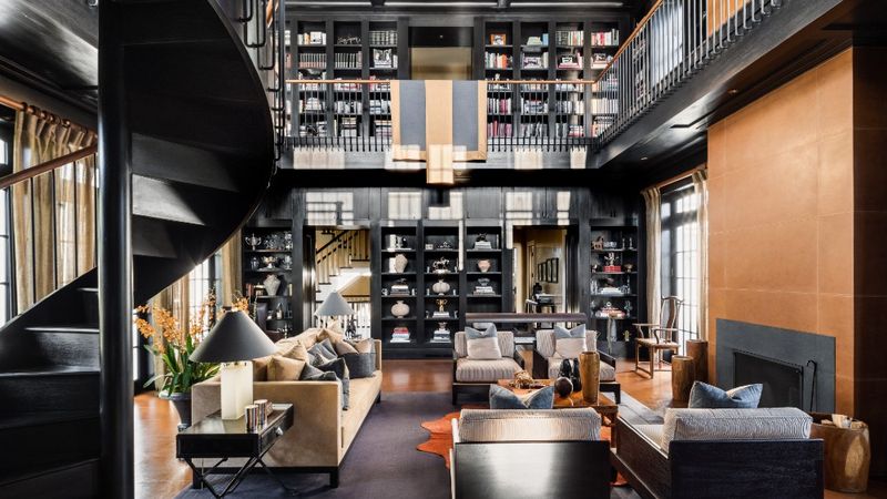 9 Savannah Squareside Homes That Feel Straight Out Of A Fairy Tale - Decor Hint The Bookworm's Brownstone