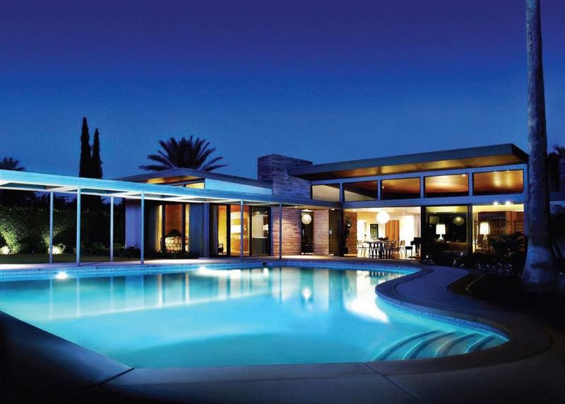 12 Palm Springs Mid-Century Homes That Still Feel Modern And Fresh - Decor Hint Twin Palms