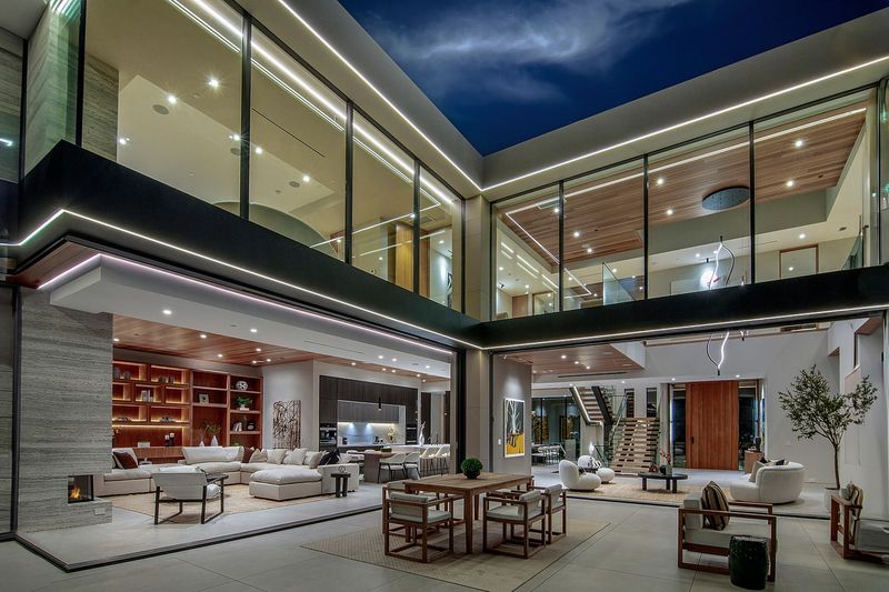 9 Beverly Hills Estates That Embody High-End Interior Design - Decor Hint Beverly Hills Modern Villa