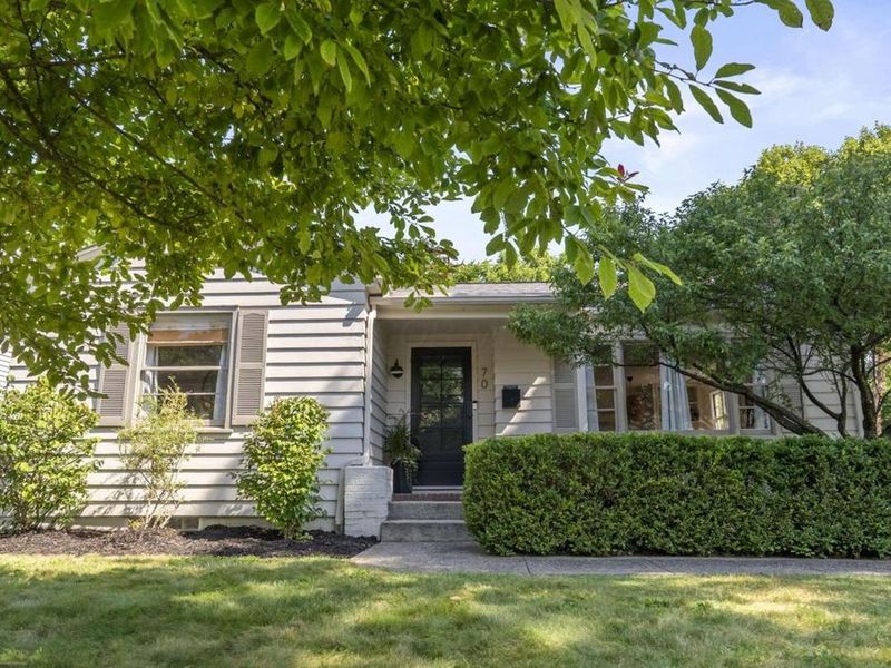 Step Onto The Front Porch Of These Classic Ohio Craftsman Homes - Decor Hint Westerville's Wide-Eaved Wonder