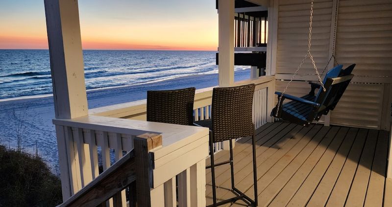Higgins Lake's Sunset-Facing Swing Porch