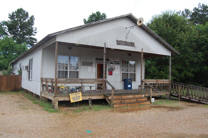 Leatha's Bar-B-Que – Petal